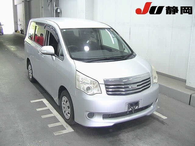 Toyota NOAH 2010 7206795-0