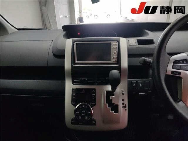 Toyota NOAH 2010 7206795-7