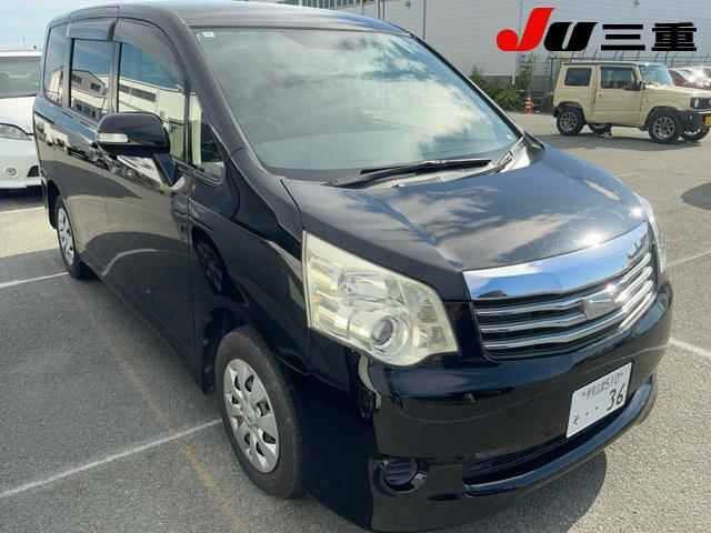 Toyota NOAH 2013 7206800-0