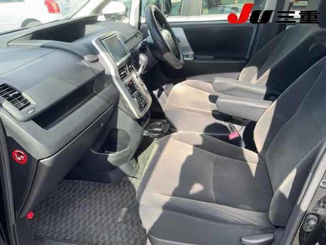 Toyota NOAH 2013 7206800-3