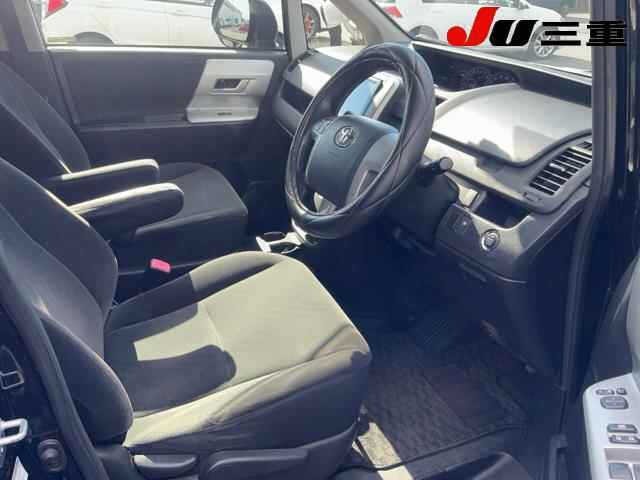 Toyota NOAH 2013 7206800-4
