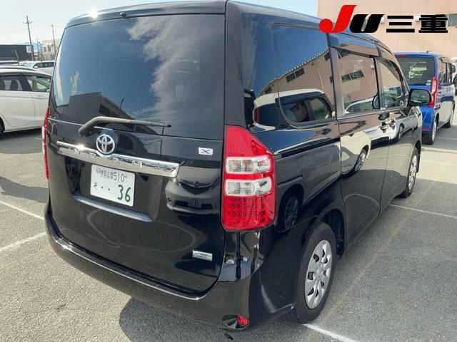 Toyota NOAH 2013 7206800-6