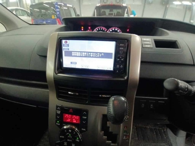 Toyota NOAH 2012 7206823-11