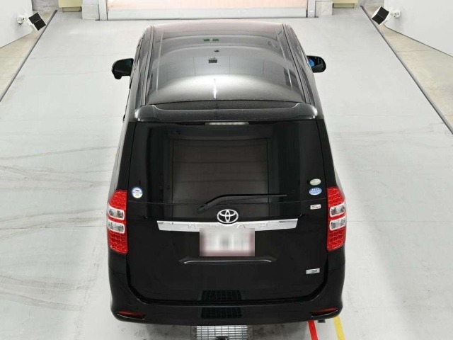 Toyota NOAH 2012 7206823-8