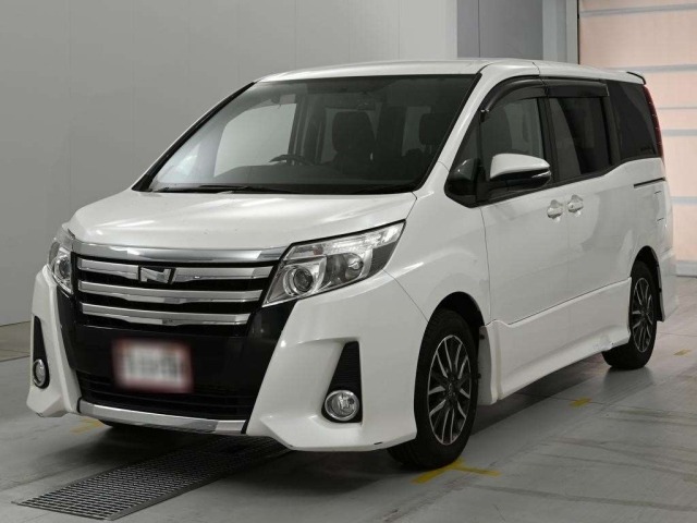 Toyota NOAH 2014 7206827-0