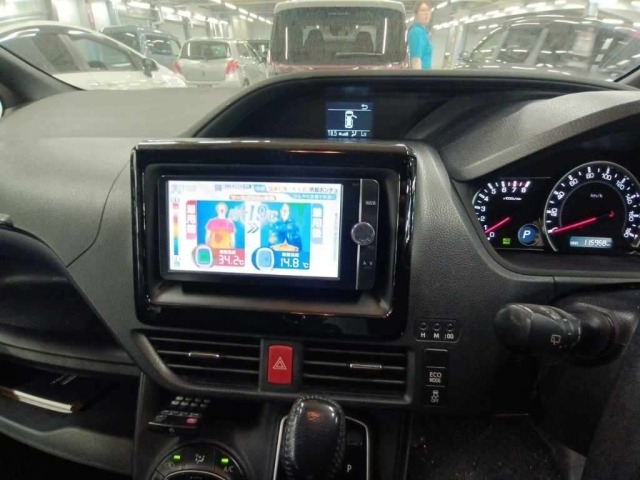 Toyota NOAH 2014 7206827-11