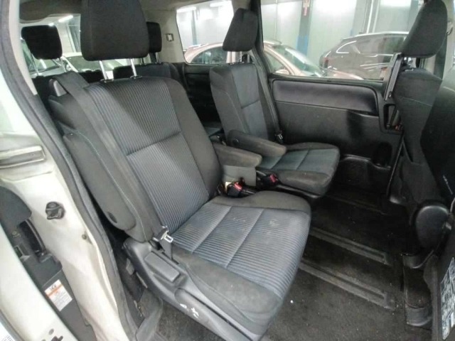 Toyota NOAH 2014 7206827-12