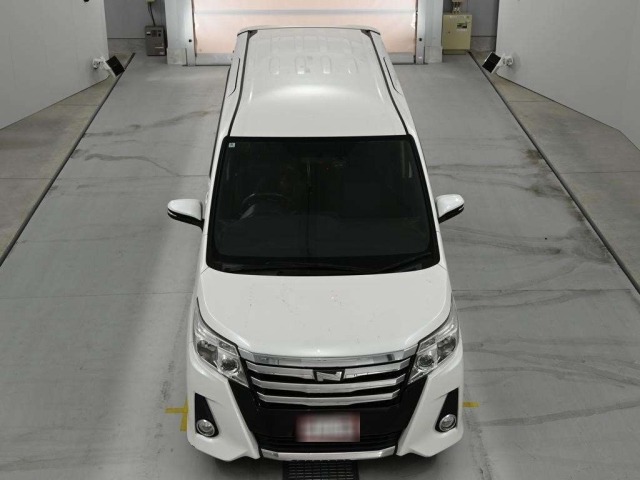 Toyota NOAH 2014 7206827-7
