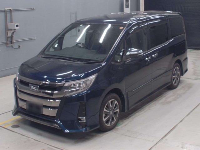 Toyota NOAH 2021 7206851-0
