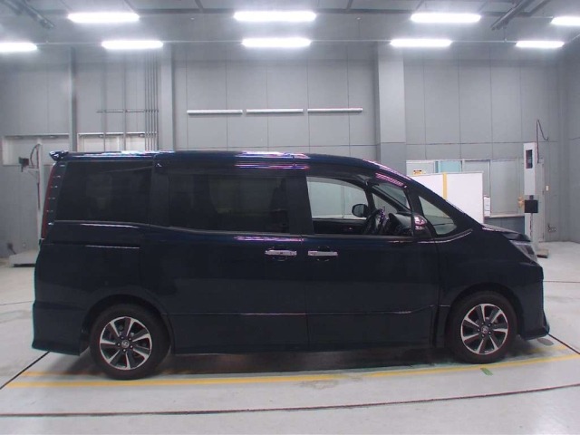 Toyota NOAH 2021 7206851-3