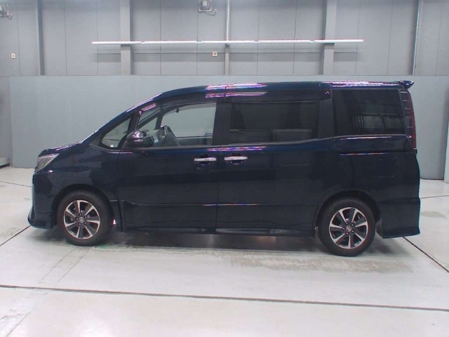 Toyota NOAH 2021 7206851-4