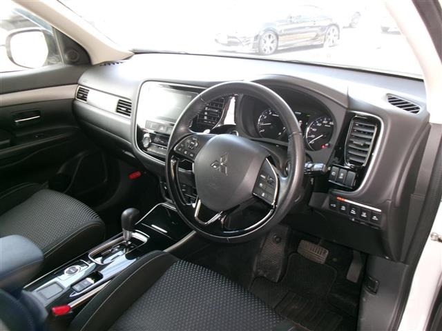 Mitsubishi OUTLANDER 2017 7235365-14