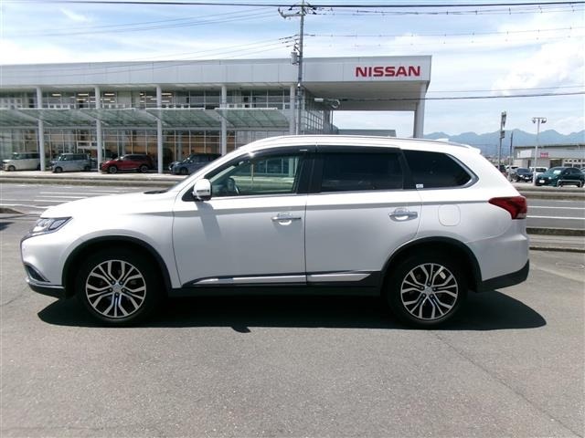 Mitsubishi OUTLANDER 2017 7235365-2