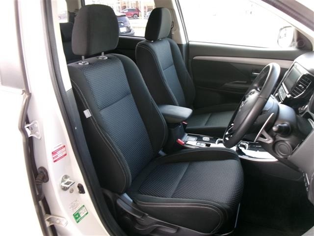 Mitsubishi OUTLANDER 2017 7235365-8