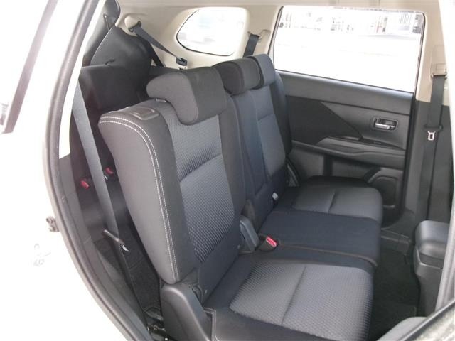Mitsubishi OUTLANDER 2017 7235365-9