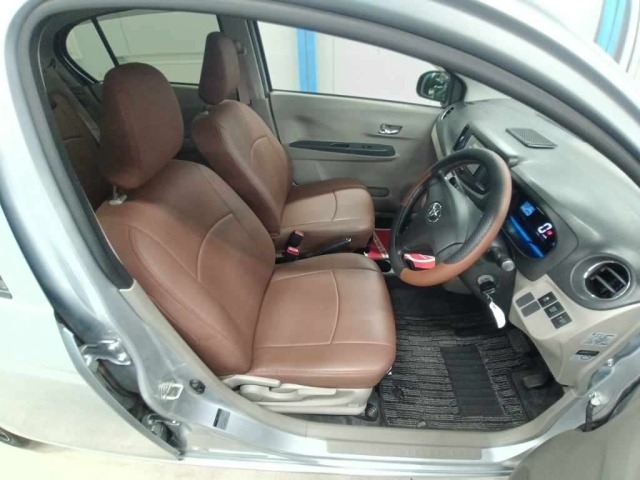 Toyota PIXIS EPOCH 2013 7234715-10