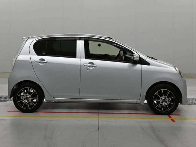 Toyota PIXIS EPOCH 2013 7234715-3