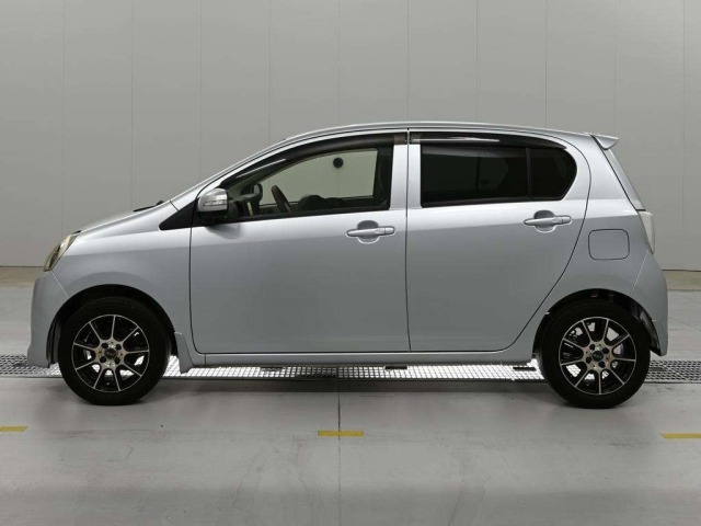 Toyota PIXIS EPOCH 2013 7234715-4