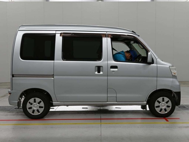 Toyota PIXIS VAN 2018 7231163-3