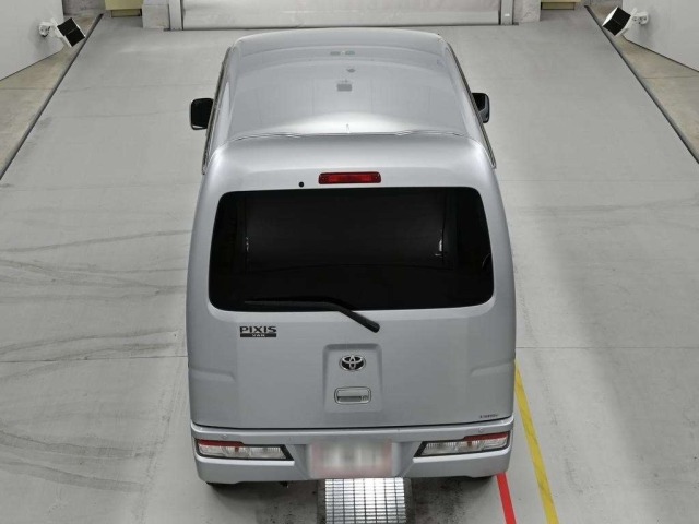 Toyota PIXIS VAN 2018 7231163-8