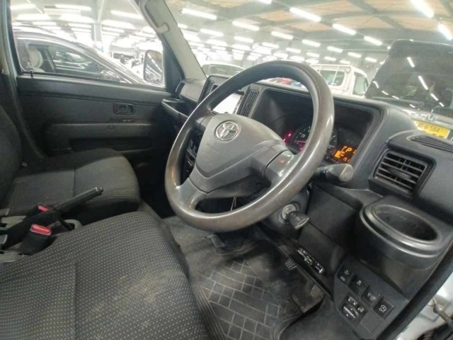 Toyota PIXIS VAN 2018 7231163-9
