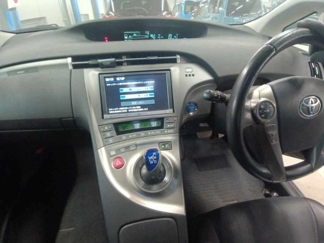 Toyota PRIUS PHV 2012 7232232-11