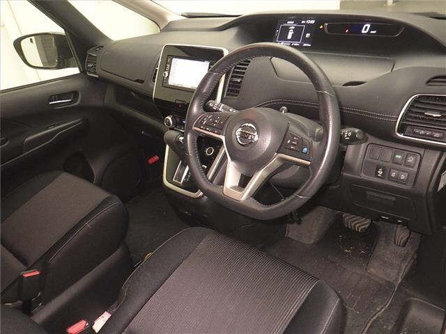 Nissan SERENA 2017 7233281-3