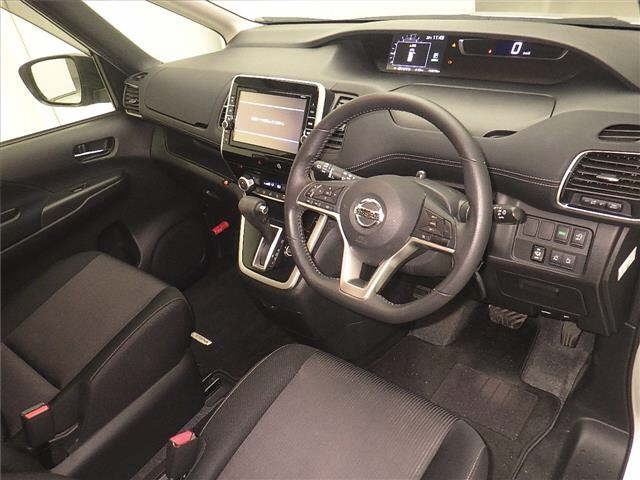 Nissan SERENA 2018 7233284-3