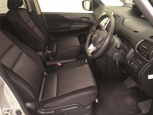 Nissan SERENA 2018 7233284-5