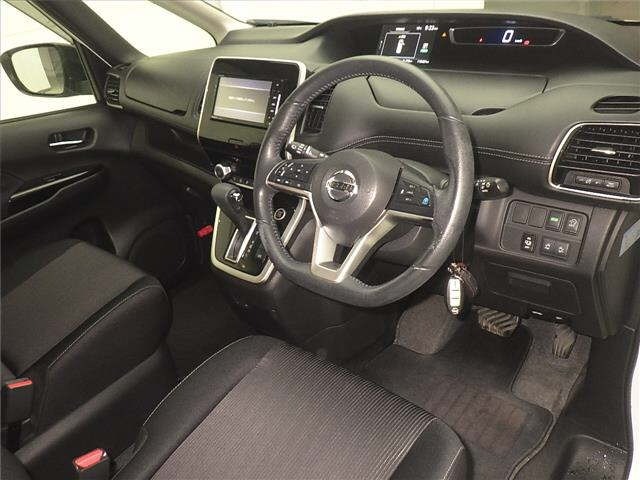 Nissan SERENA 2017 7233287-3
