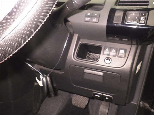 Nissan SERENA 2013 7233298-9