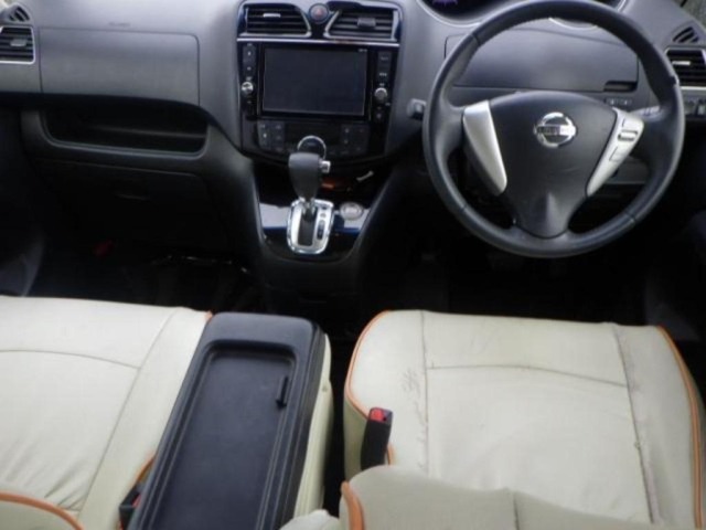 Nissan SERENA 2015 7233312-3