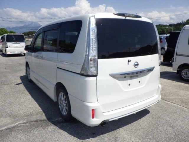 Nissan SERENA 2013 7233316-1
