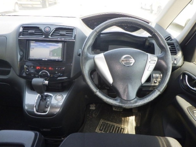 Nissan SERENA 2013 7233316-3