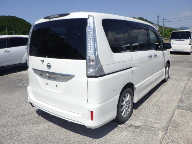 Nissan SERENA 2013 7233316-5