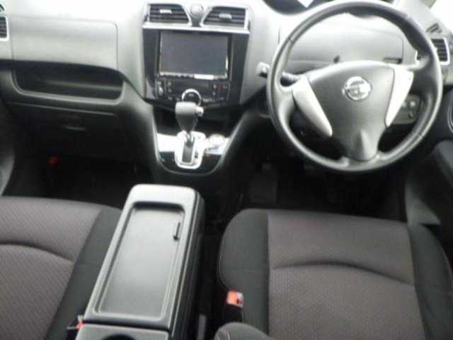 Nissan SERENA 2013 7233318-3