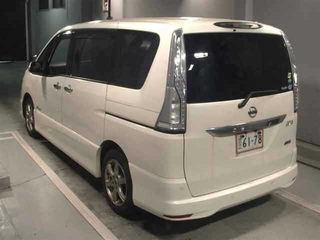 Nissan SERENA 2015 7233364-1