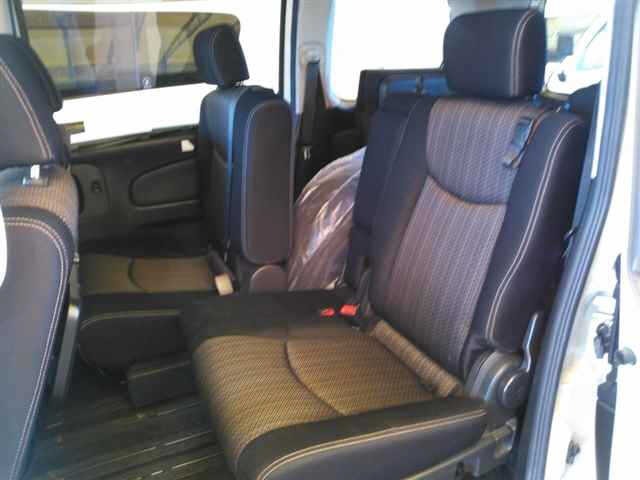 Nissan SERENA 2015 7233364-9
