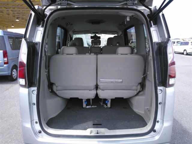 Nissan SERENA 2016 7233381-10