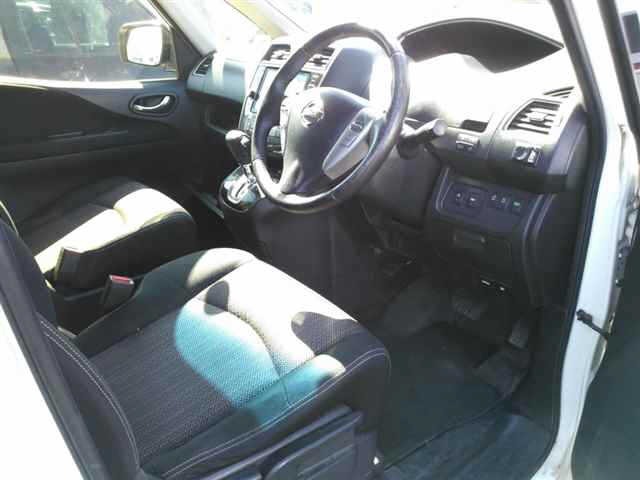 Nissan SERENA 2016 7233389-3