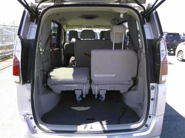 Nissan SERENA 2018 7233398-10