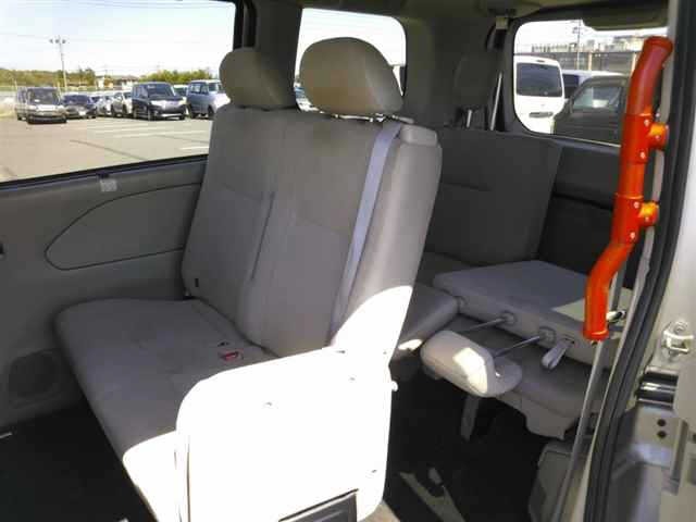 Nissan SERENA 2018 7233398-9