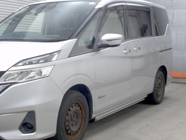 Nissan SERENA 2018 7233427-4