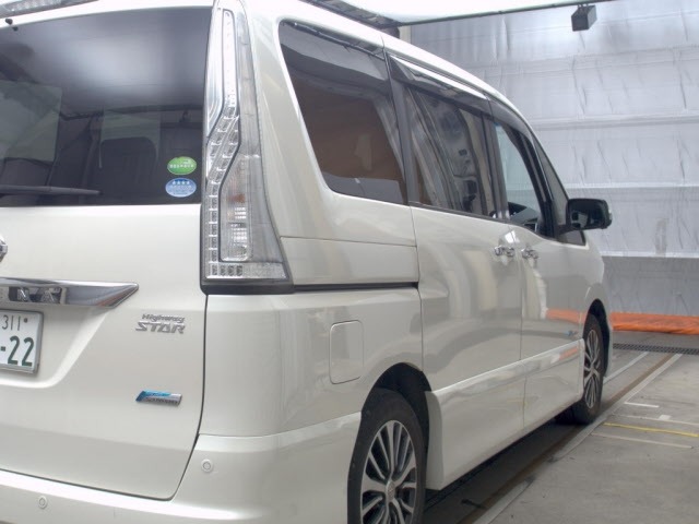 Nissan SERENA 2015 7233428-5