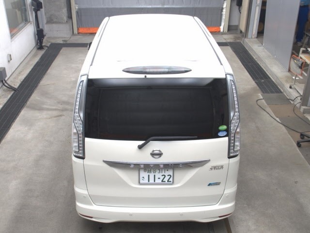 Nissan SERENA 2015 7233428-7