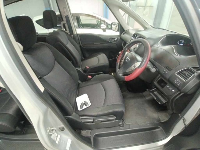 Nissan SERENA 2013 7233441-10