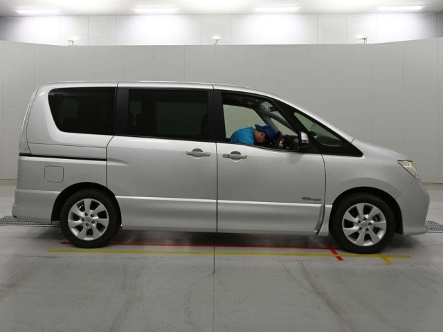 Nissan SERENA 2013 7233441-3