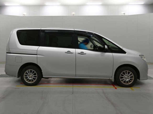 Nissan SERENA 2015 7233442-3