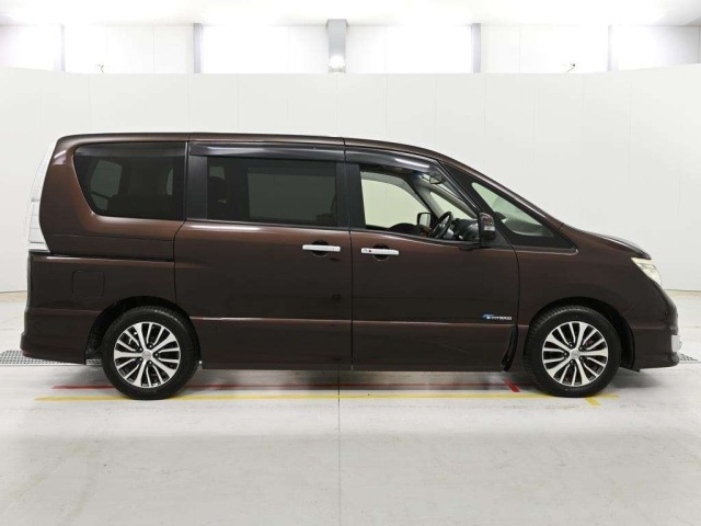 Nissan SERENA 2015 7233444-3