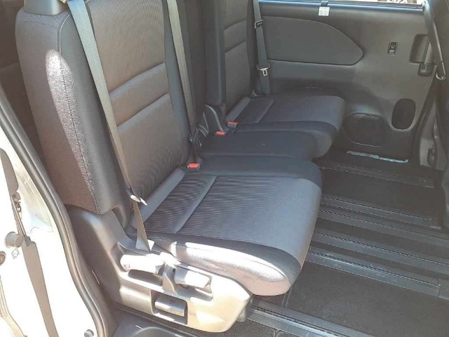 Nissan SERENA 2019 7233445-10